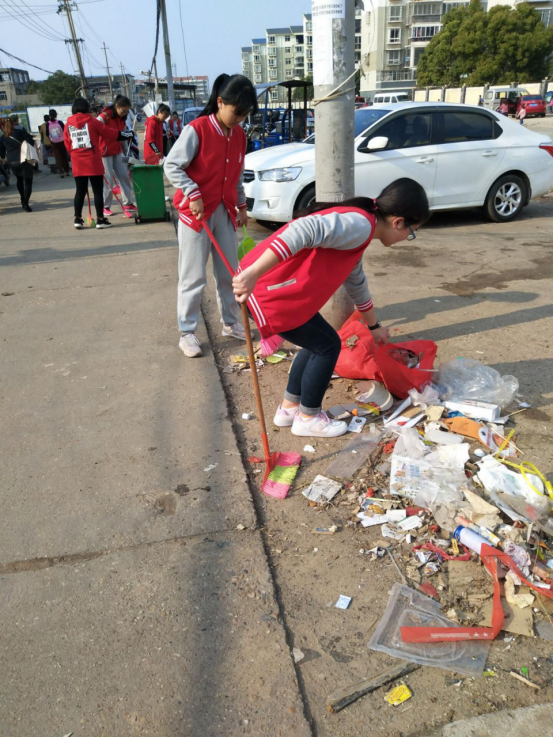 學雷鋒 南昌現代外國語學校在行動144.png