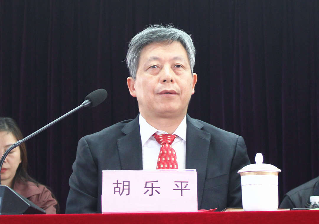 董事長_副本.jpg 董事長_副本.jpg